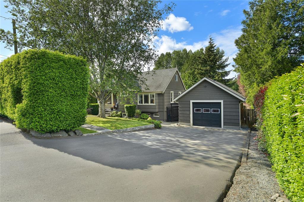 Second View of 1000 Lodge Ave, Saanich, BC, V8X 3A8