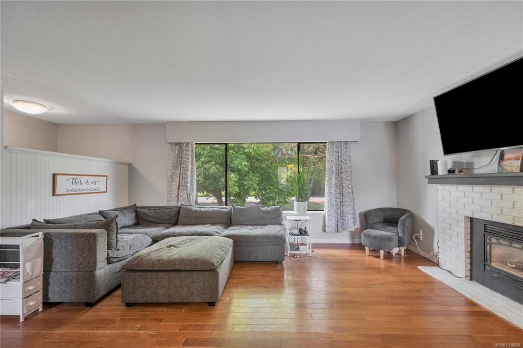 Fifth View of 1591 Sharon Pl, Parksville, BC, V9P 1Y7