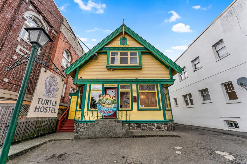 Second View of 1608 Quadra St, Victoria, BC, V8W 2L4