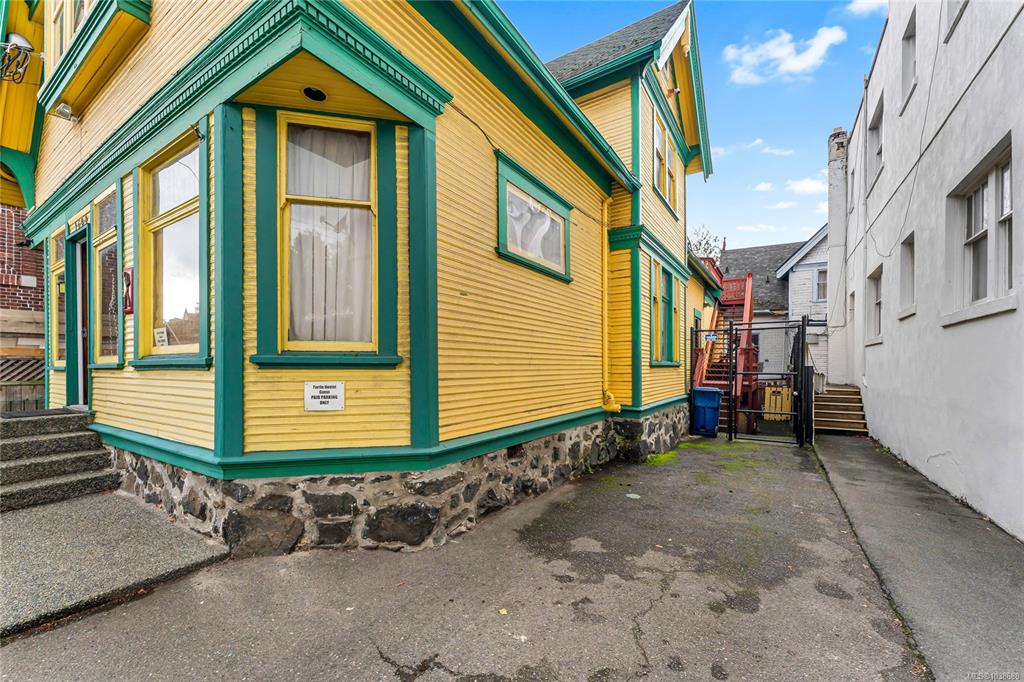 Third View of 1608 Quadra St, Victoria, BC, V8W 2L4
