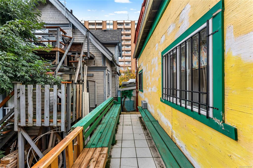 Fourth View of 1608 Quadra St, Victoria, BC, V8W 2L4