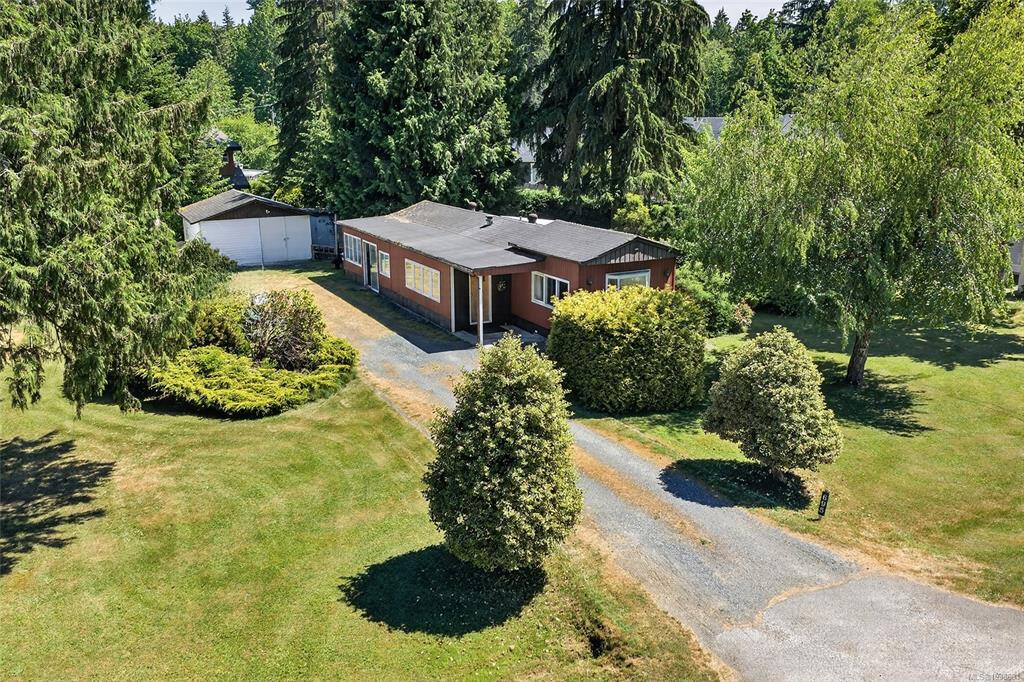 Second View of 695 Barclay Cres N, Parksville, BC, V9P 1X9