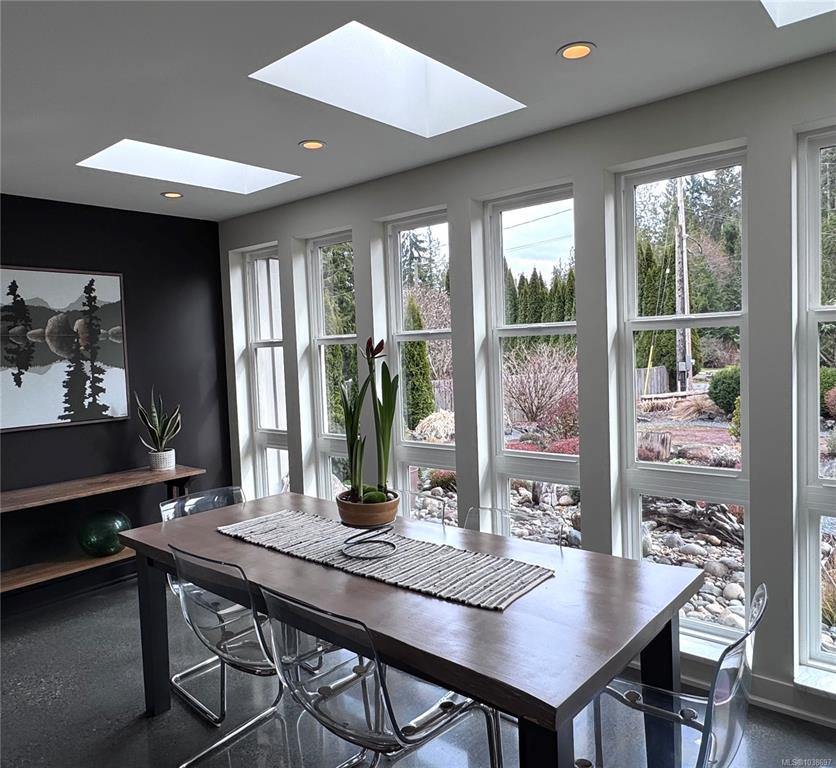 Fourth View of 3881 Charlton Dr, Qualicum Beach, BC, V9K 1Z3