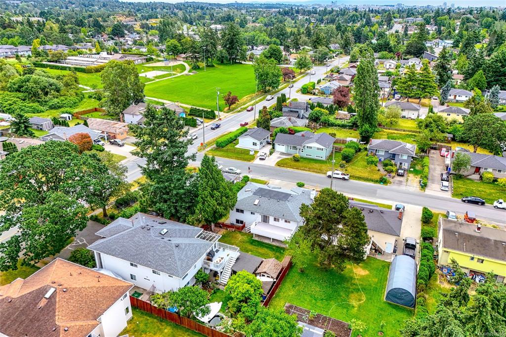 Fifth View of 598 Tait St, Saanich, BC, V8Z 2C9