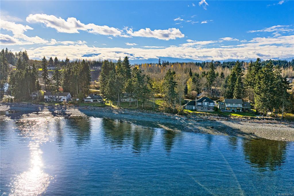 Fourth View of 3983 Appian Way, Campbell River, BC, V9H 1G3