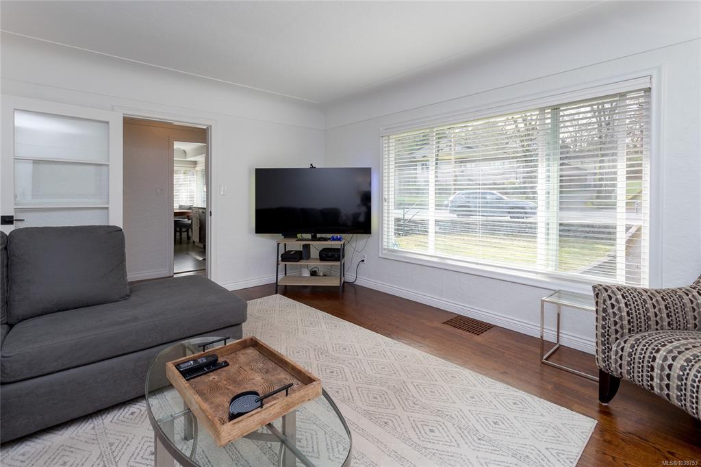 Fourth View of 4121 Quadra St, Saanich, BC, V8X 1L1