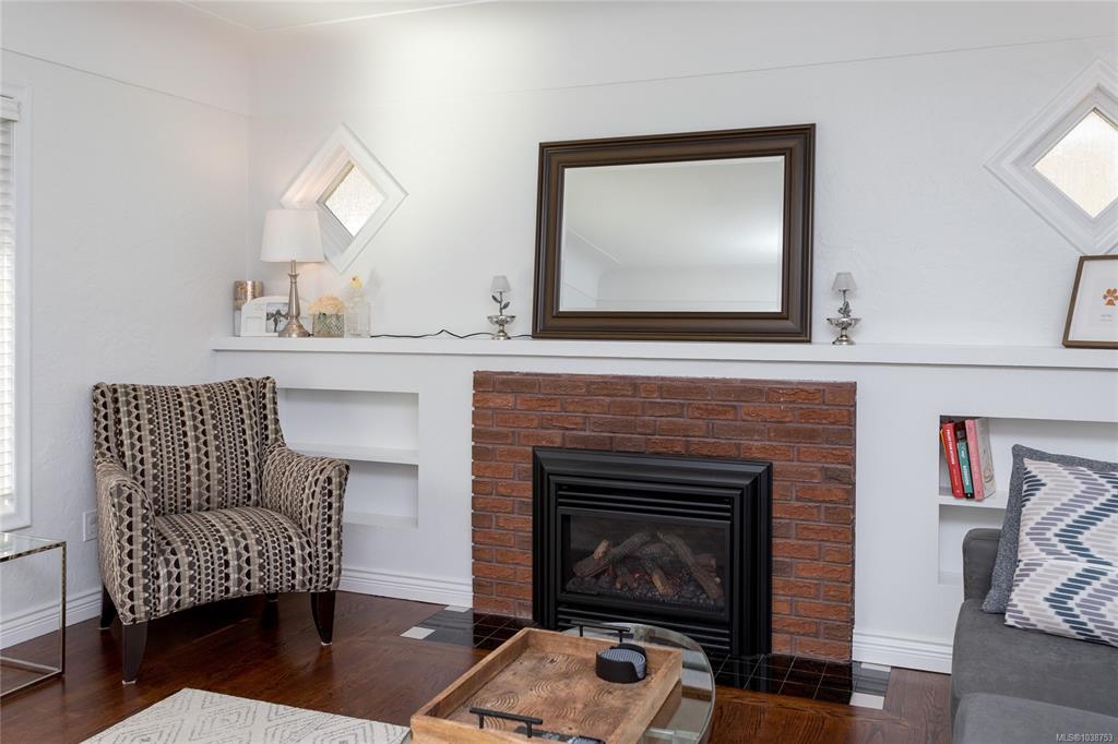 Fifth View of 4121 Quadra St, Saanich, BC, V8X 1L1