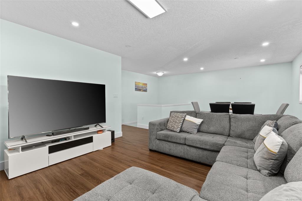 Third View of 1039 Haslam Ave, Langford, BC, V9B 2N3