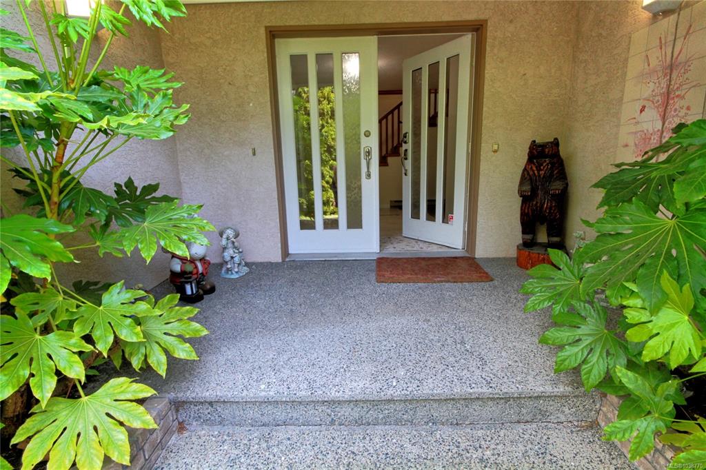 Fourth View of 4355 Emily Carr Dr, Saanich, BC, V8X 5E3