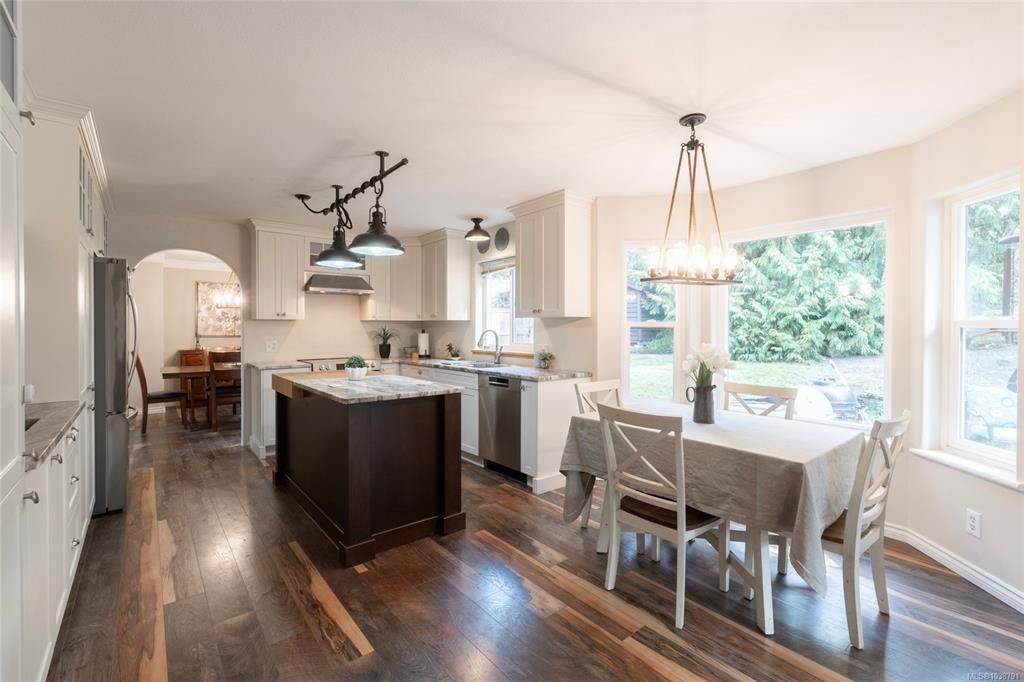 Fifth View of 1108 Viewtop Rd, Duncan, BC, V9L 5S7