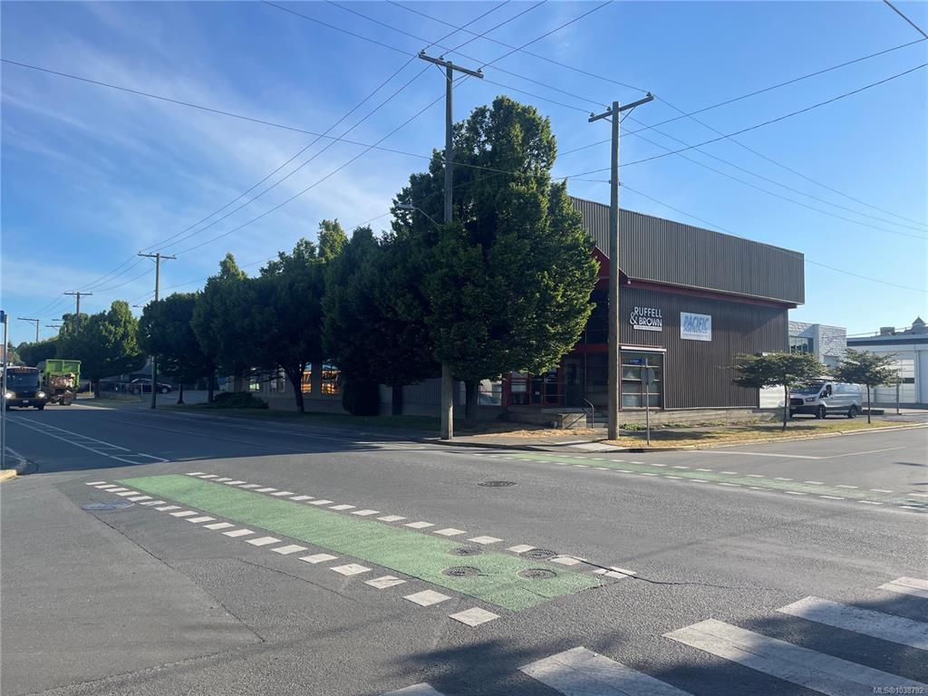 Third View of 2745 Bridge St, Victoria, BC, V8T 4T1