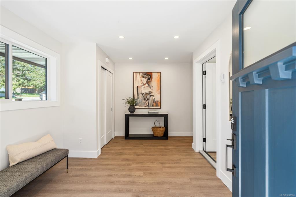 Fifth View of 921 Dale St, Saanich, BC, V8X 2V9