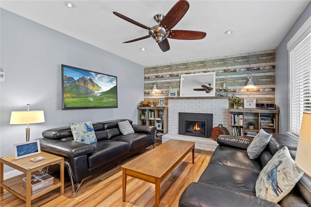 Third View of 1527 Dalmatian Dr, Parksville, BC, V9P 1Y8