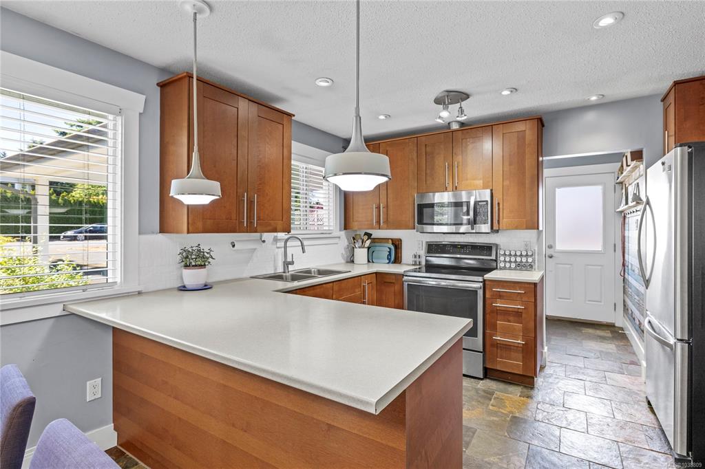 Fourth View of 1527 Dalmatian Dr, Parksville, BC, V9P 1Y8