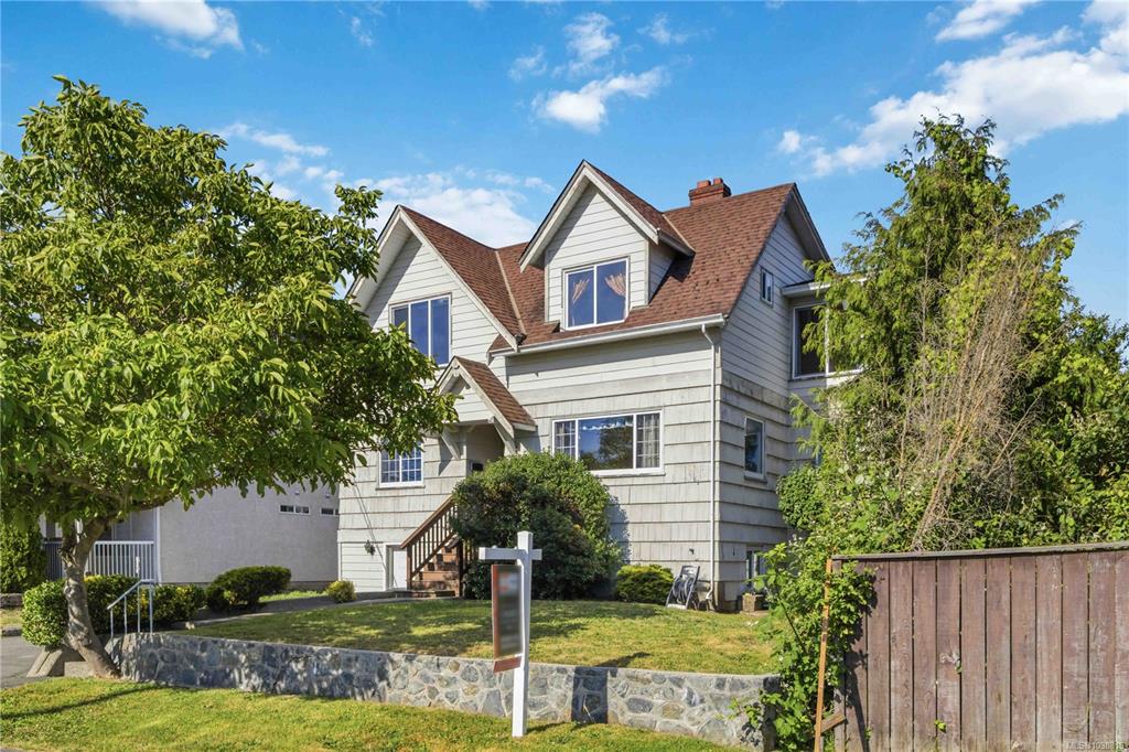 4139 Carey Rd, 1038819, BC,