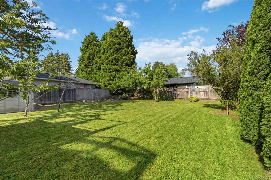 Fifth View of 4139 Carey Rd, Saanich, BC, V8Z 4G6