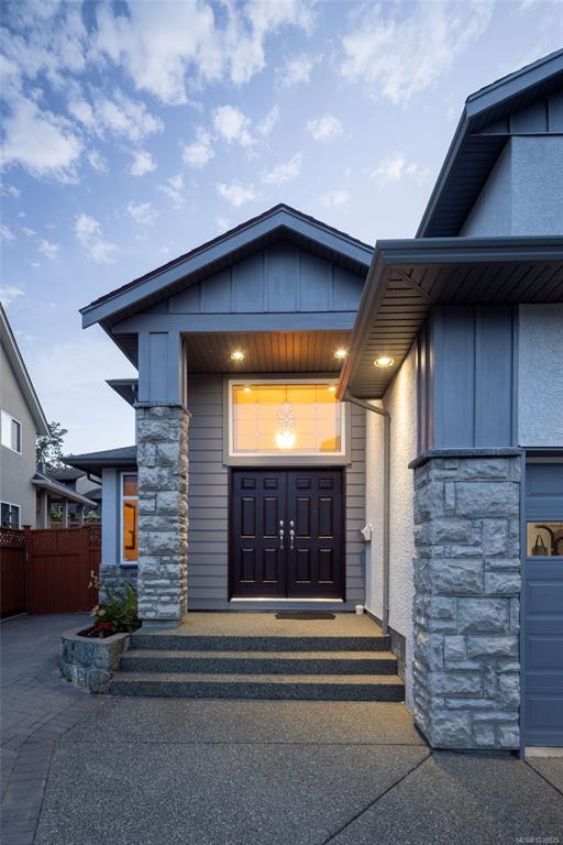 Fifth View of 4240 Oakview Pl, Saanich, BC, V8N 6M7