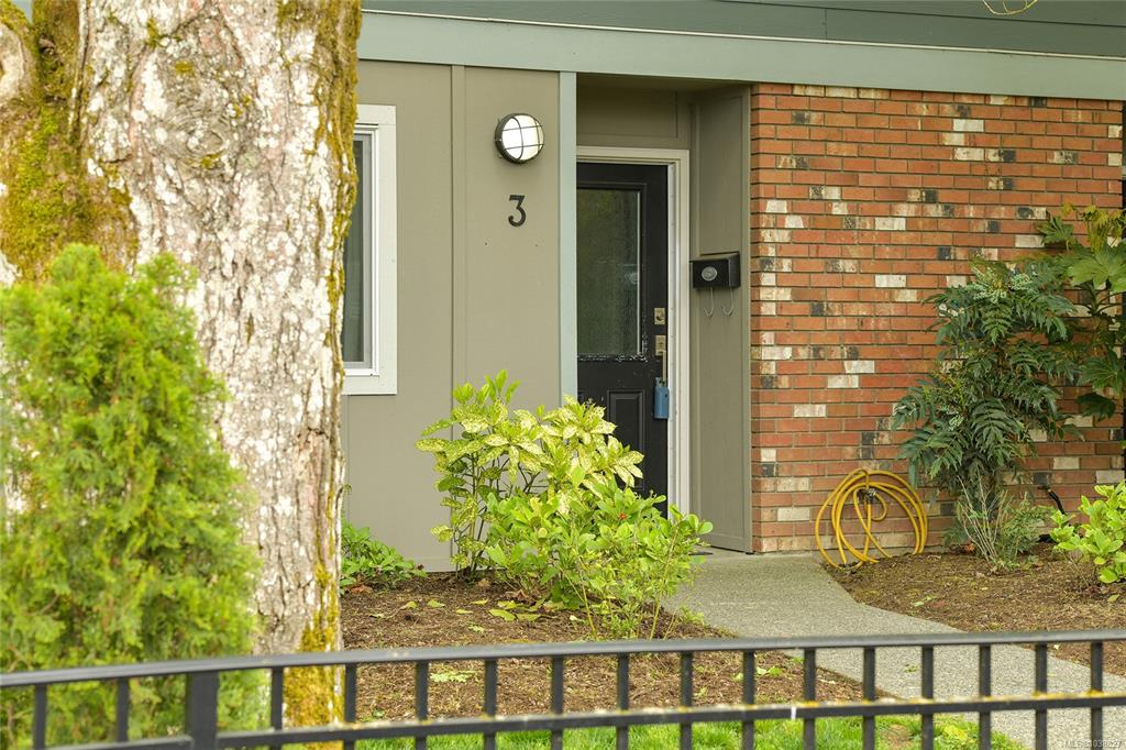 Fourth View of 660 Jubilee St, Duncan, BC, V9L 1X6