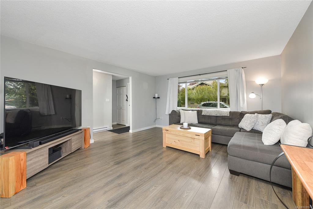 Fifth View of 660 Jubilee St, Duncan, BC, V9L 1X6