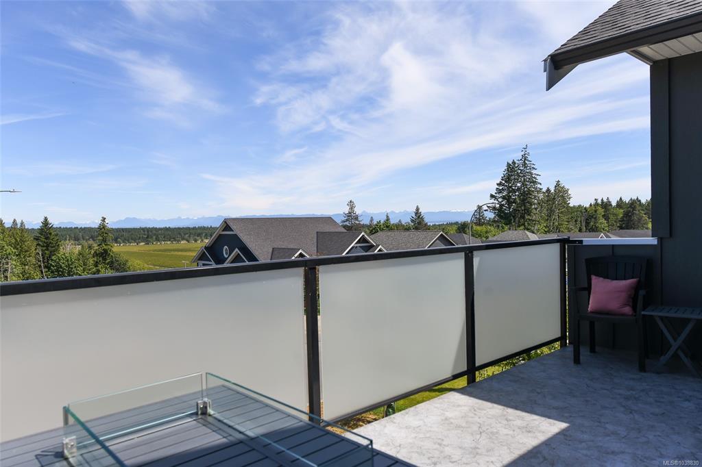 Fifth View of 1391 Crown Isle Blvd, Courtenay, BC, V9N 0E2