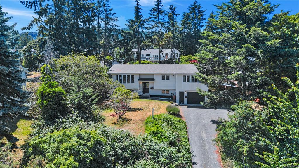 Third View of 7487 Forest Turn Way, Lantzville, BC, V0R 2H0