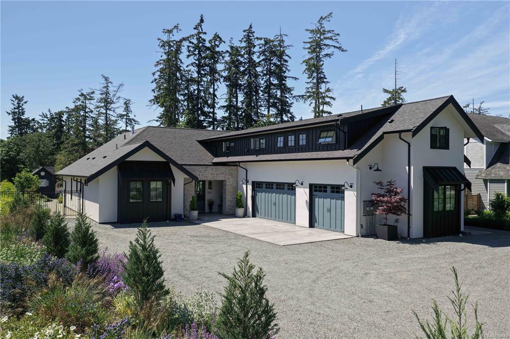 Third View of 839 Clayton Rd, North Saanich, BC, V8L 5M3