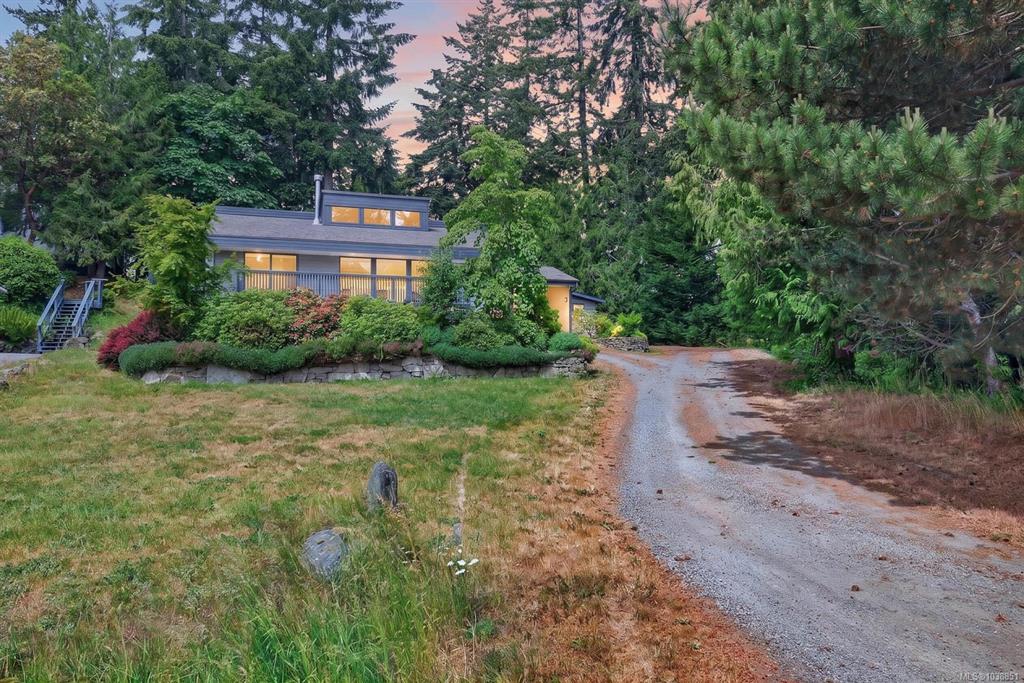 102 Village Terr, 1038851, BC,