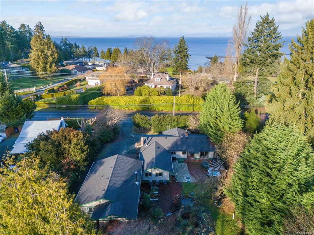 3872 Island Hwy W, 1038854, BC,
