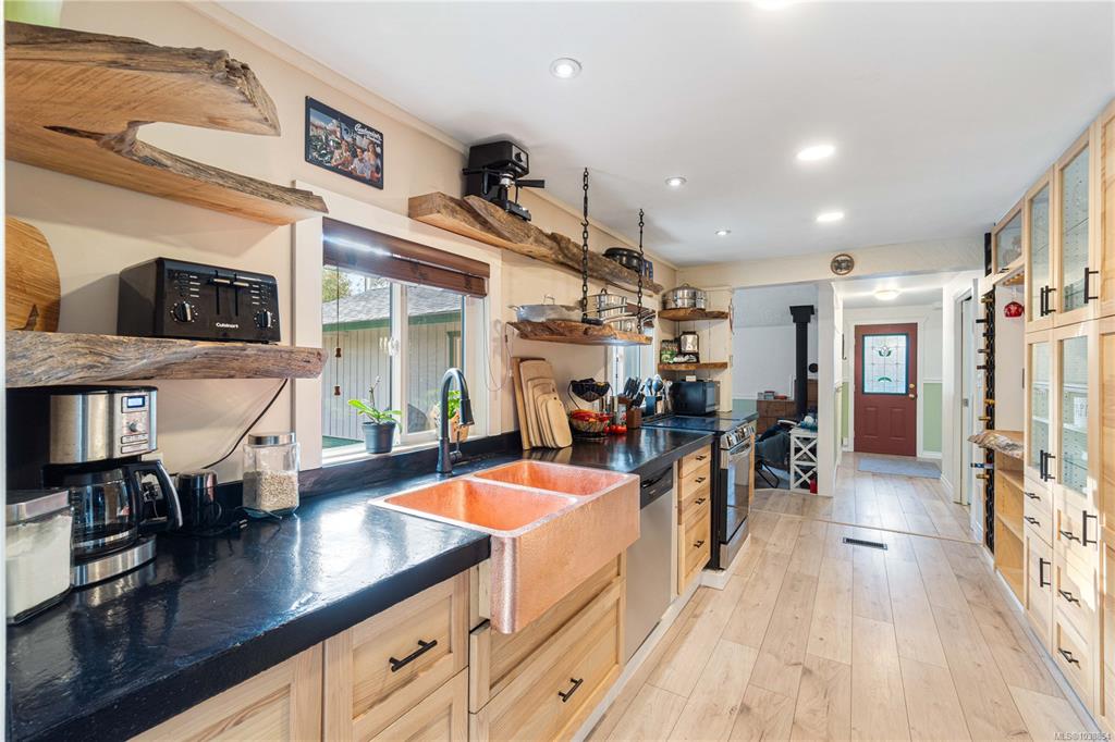Third View of 3872 Island Hwy W, Qualicum Beach, BC, V9K 2G9