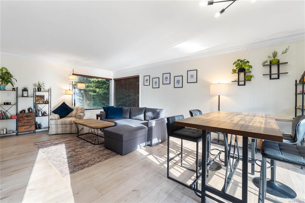 Fifth View of 3872 Island Hwy W, Qualicum Beach, BC, V9K 2G9