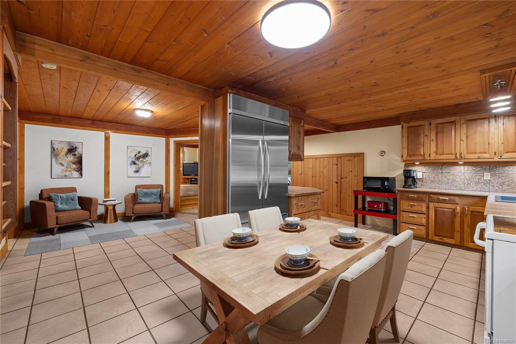 Fifth View of 550 Corcan Rd, Qualicum Beach, BC, V9K 2E9