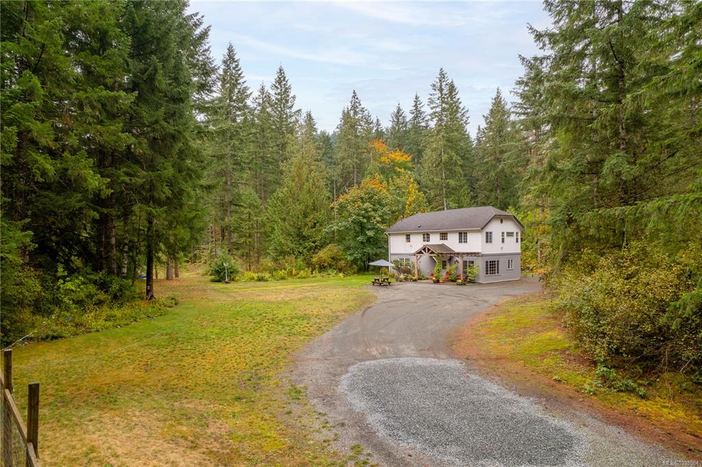 5708 River Valley Rd, 1038884, BC,