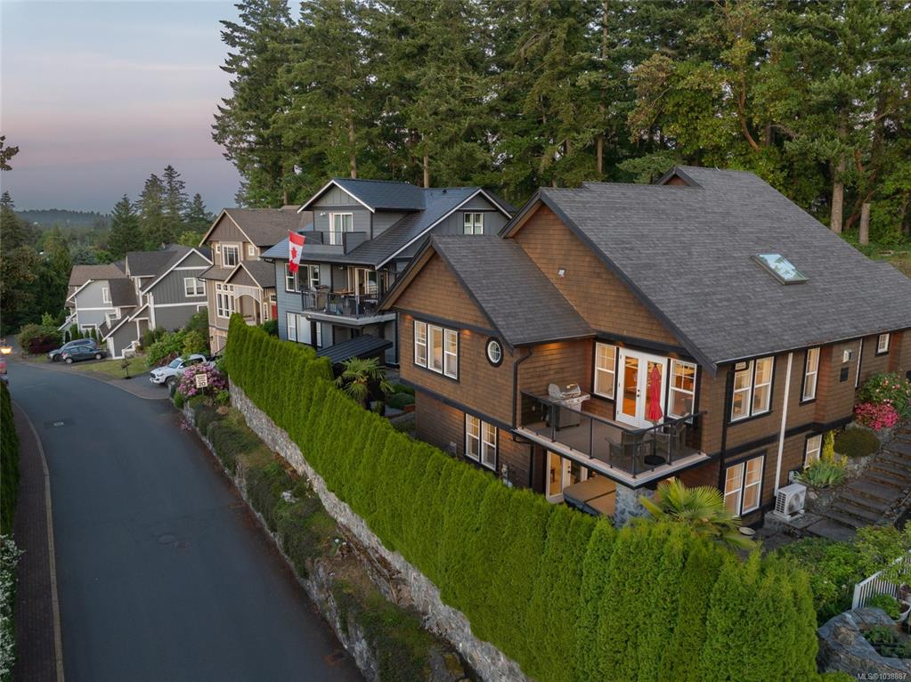 Fifth View of 101 Gibraltar Bay Dr, Gibraltar Bay Estates, View Royal, BC, V9B 6H6