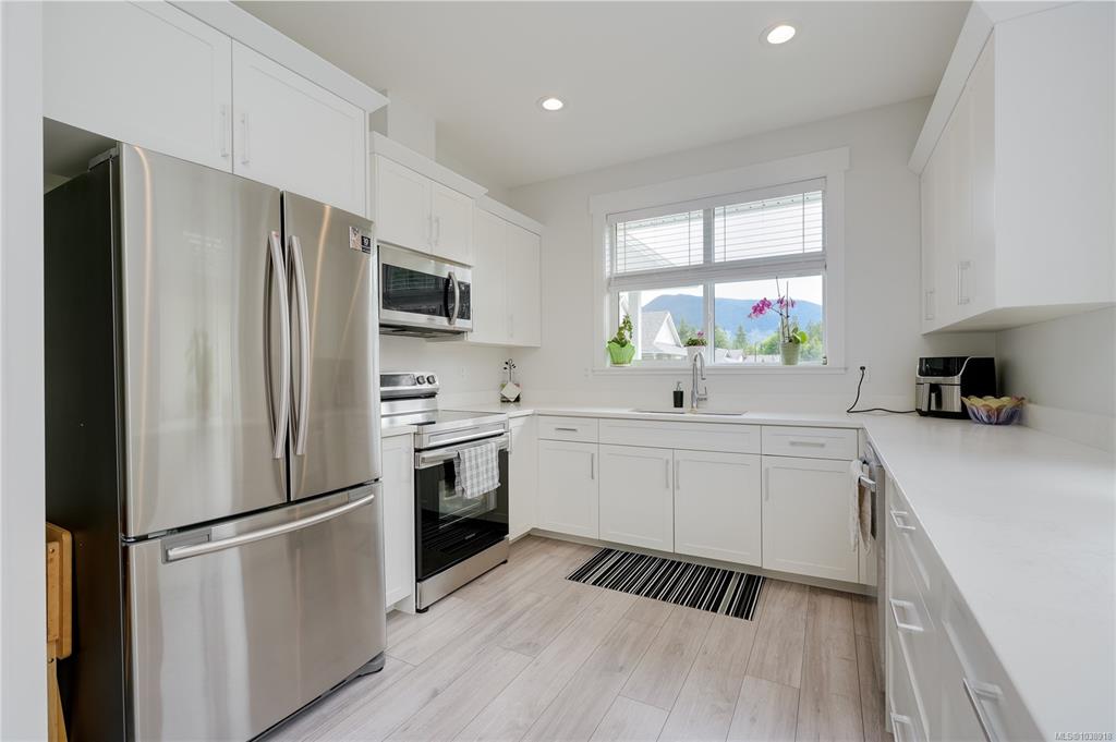 300 Grosskleg Way, 1038918, BC,
