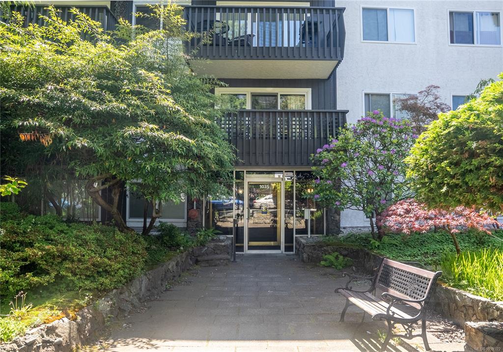 Second View of 1035 Mcclure St, Victoria, BC, V8V 3G1