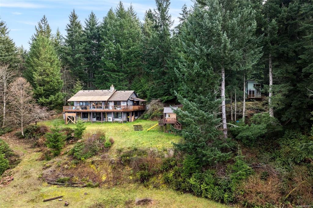 1691 Strathcona Heights Rd, 1038927, BC,