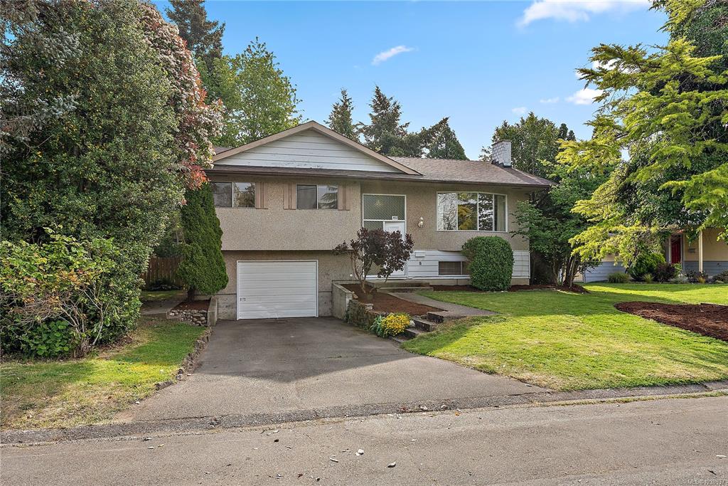 Second View of 3955 Emerald Pl, Saanich, BC, V8P 4T8