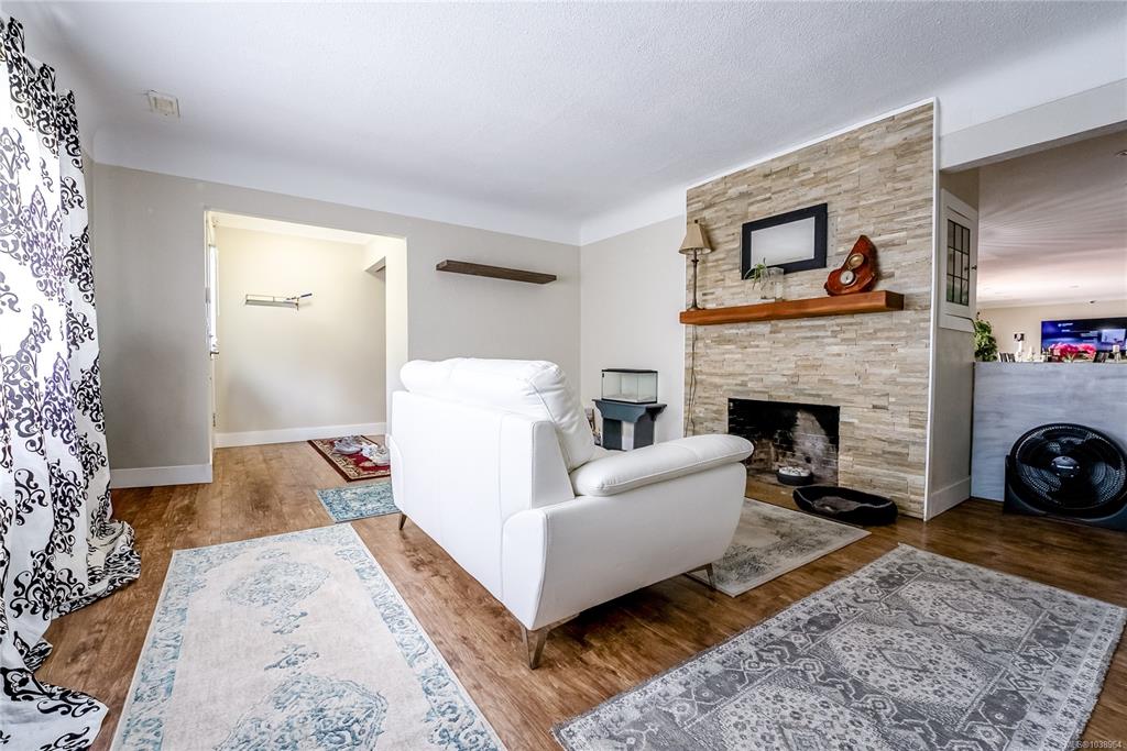 Fourth View of 1661 Freeman Ave, Saanich, BC, V8P 1P5
