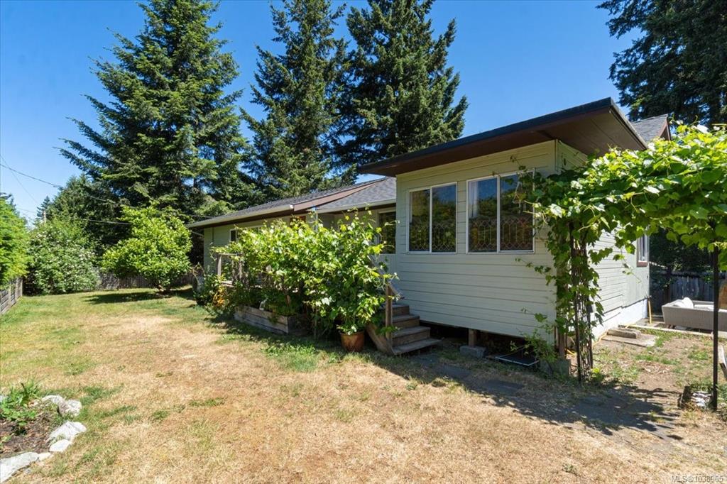 980 Poplar Way, 1038965, BC,