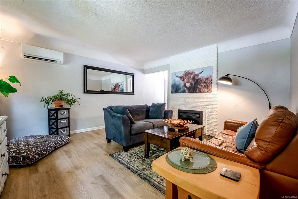 Third View of 1663 Freeman Ave, Saanich, BC, V8P 1P5