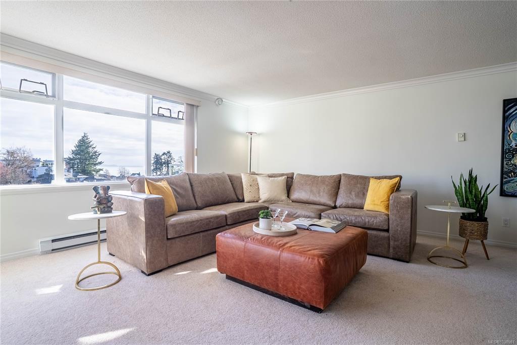 Fourth View of 5110 Cordova Bay Rd, Saanich, BC, V8Y 2K5