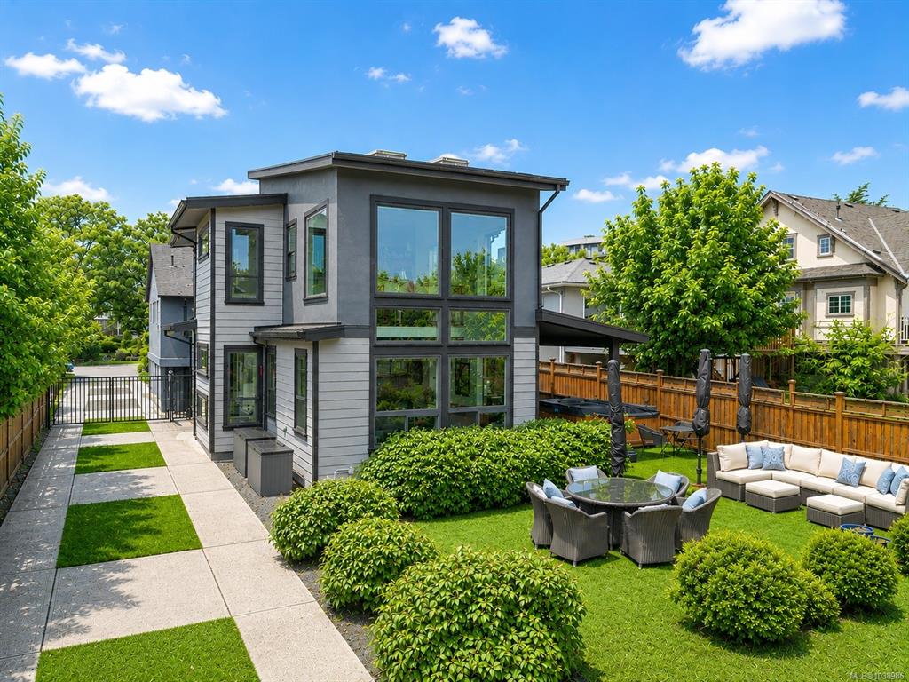 838 Old Esquimalt Rd, 1038986, BC,