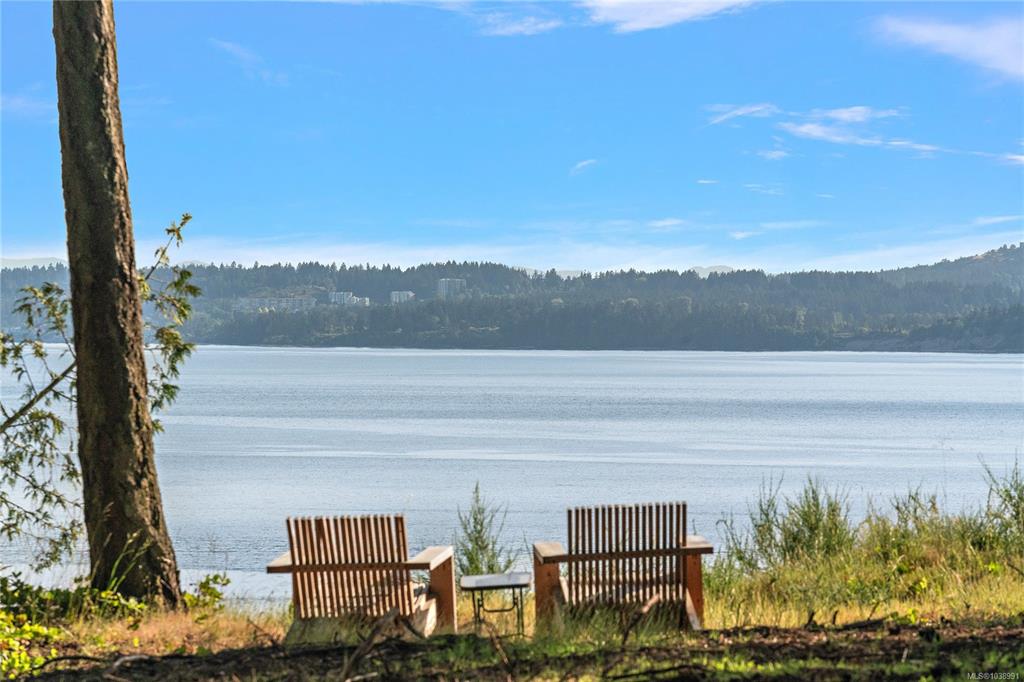 Second View of 377 Evergreen Lane, Sidney Island, BC, V8L 5Y9