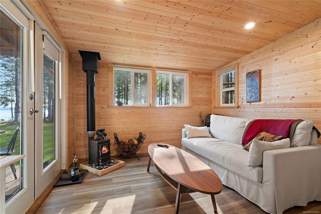 Fourth View of 377 Evergreen Lane, Sidney Island, BC, V8L 5Y9