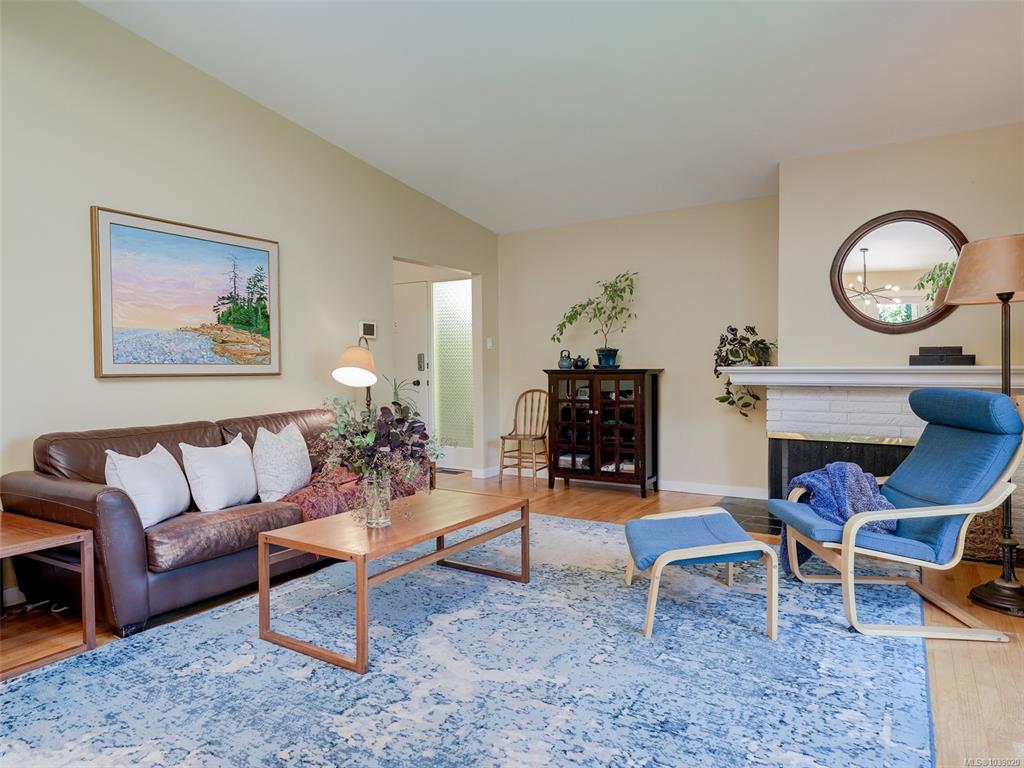Fourth View of 4016 Oberlin Pl, Saanich, BC, V8N 3R5