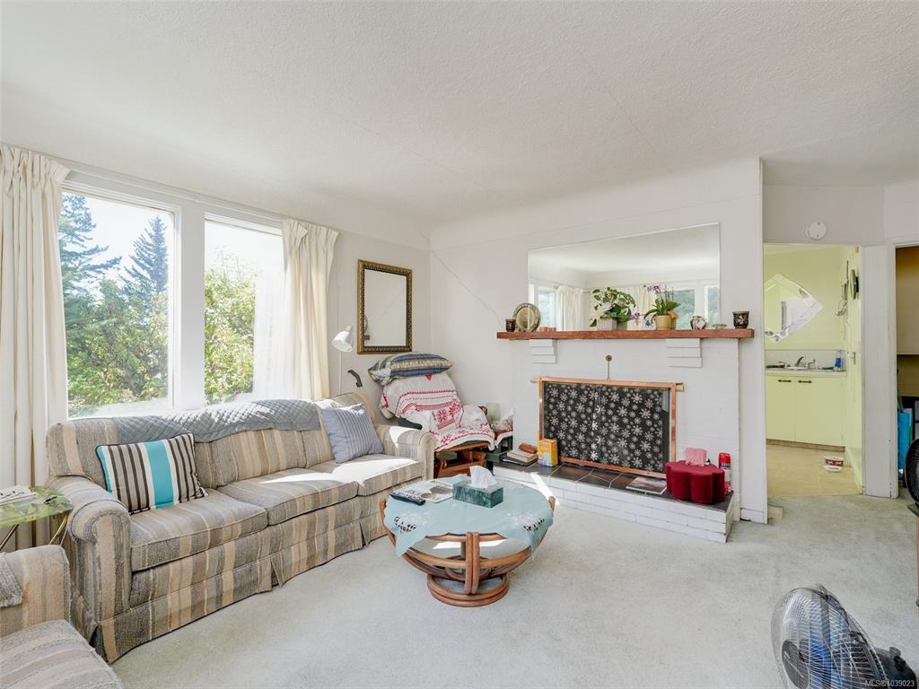 Fourth View of 8 Camden Ave, View Royal, BC, V8Z 1P5