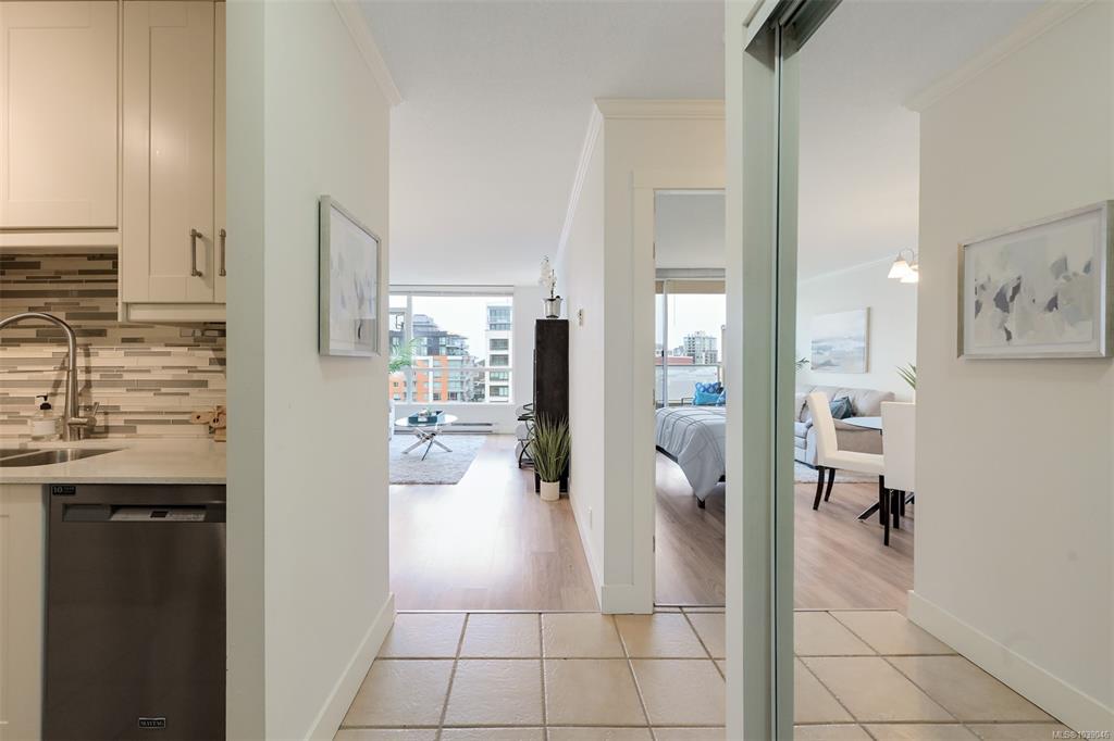 Fourth View of 835 View St, The Metropolitan, Victoria, BC, V8W 3W8
