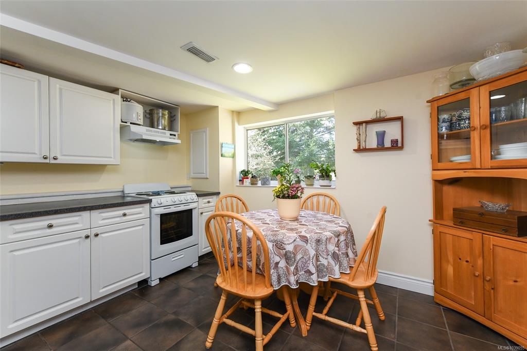 Fourth View of 280 Glacier View Dr, Comox, BC, V9M 1G5