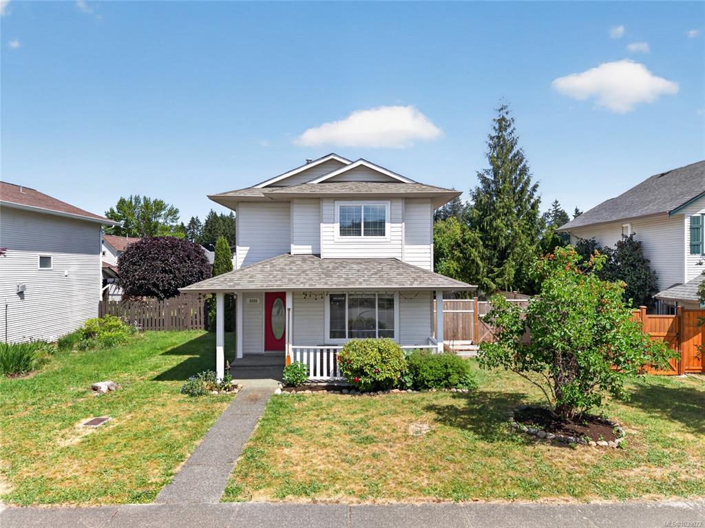Second View of 3302 Ninth St, Cumberland, BC, V0R 1S0