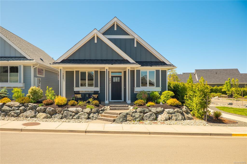 697 Briarwood Dr, 1039074, BC,